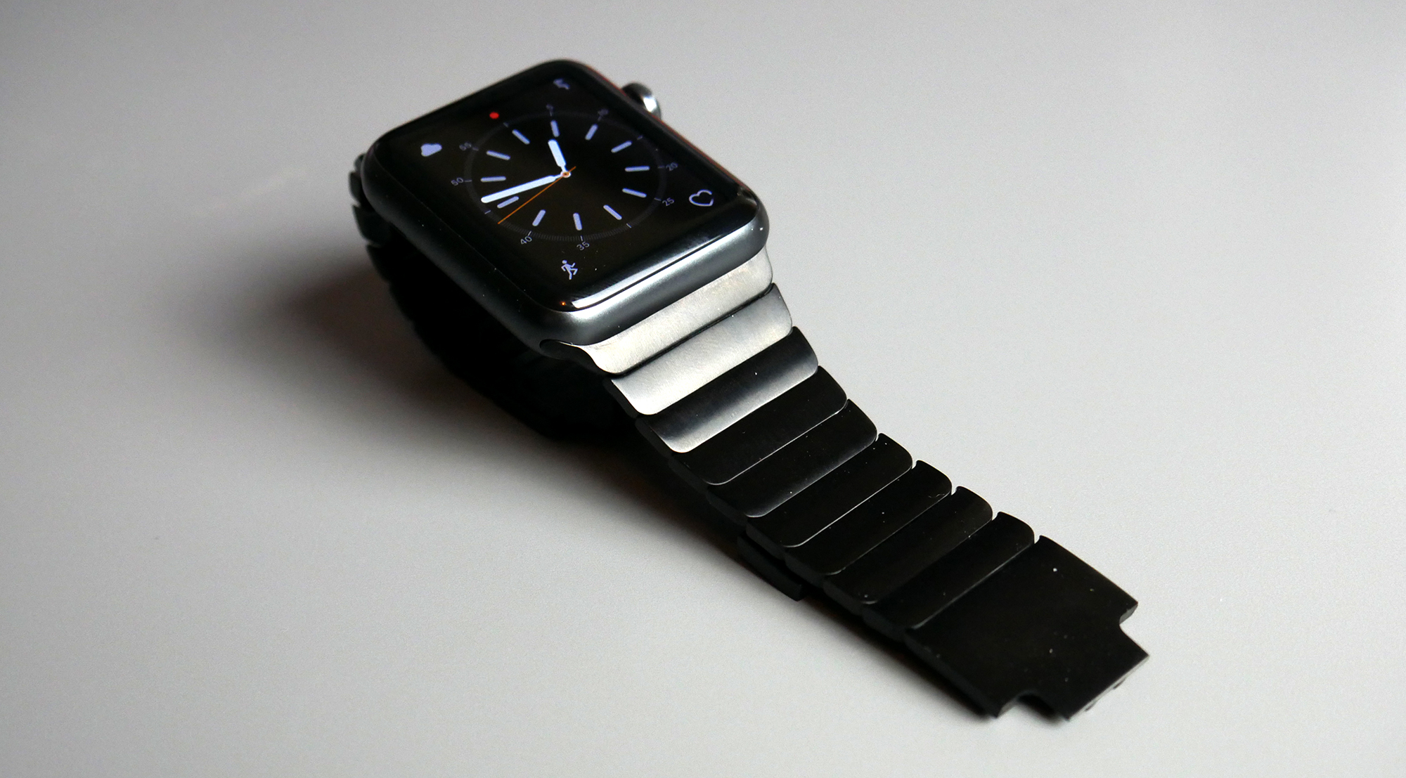 OULUOQI Apple Watch Link Bracelet Is An Affordable Alternative To Apple's Link  Bracelet (Review) - iOS Hacker